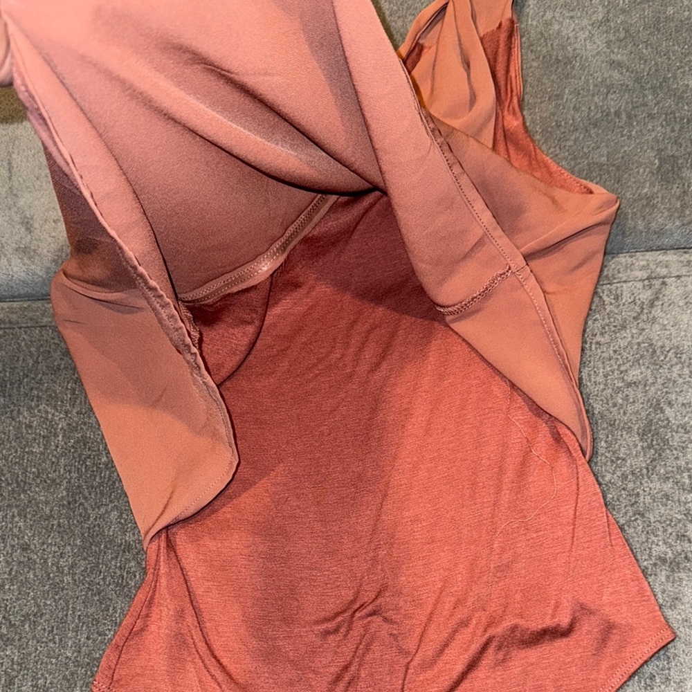 Lelis- One-Shoulder mauve color Bodysuit size Small - Picture 10 of 12
